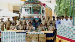 నిందితులను మీడియా ముందు ప్రవేశపెట్టిన పోలీసులు