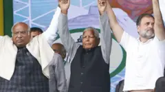लालू यादव, राहुल गांधी और मल्लिकार्जुन खड़गे 