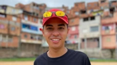 Murilo Duarte no bairro onde mora em SP