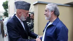 حامد کرزی نیز به دیدار عبدالله در اقامتگاهش رفت