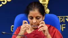 நிர்மலா சீதாராமன்