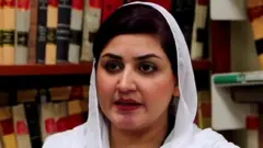په پاکستان کې د ښځو حقونو فعالان او فعالانې وايي،‌ دغه هېواد کې ښځو ته خپل حق په اسانۍ نه ور کول کېږي.