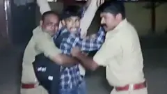 पुलिस गिरफ़्त में अरुण मौर्य