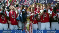 Arsenal celebrate Premier League title win for di 2003/2004 season