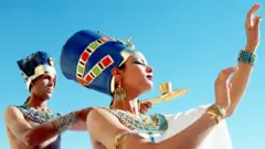 اخناتون