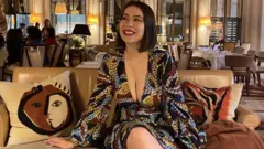 جين نشرت صورة لها قبل أربع ساعات من التوجه إلى المتحف.