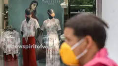جانب من المتاجر التي فتحت أبوابها بعد الإغلاق