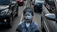 Niño en Indonesia.