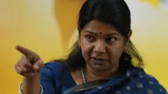கனிமொழி
