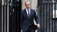 İngiltere Dışişleri Bakanı Dominic Raab