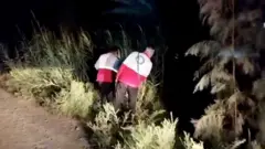چندین تیم امداد برای یافتن دست به کار شدند و در نهایت ۱۵ جسد را از آب بیرون کشیدند