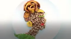 Mo fẹ́ máa polongo oúnjẹ ilẹ̀ wa ló jẹ́ kí n máa fi oúnjẹ ya àwòrán