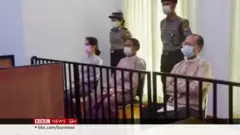 ဒေါ်အောင်ဆန်းစုကြည်နဲ့ ဦးဝင်းမြင့်အမှု အမိန့်ချမယ့် နေ့ကို ရွှေ့ဆိုင်း