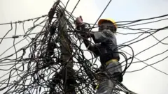 Nigeria Federal Ministry of Power dey introduce new policy wey go allow power Generating Companies (GenCos) to dey deal directly wit electricity consumers wey fit afford am.