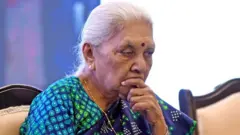 આનંદીબહેન પટેલ