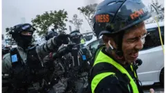 警察與記者的關係愈來愈差。
