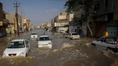 وضعیت بحرانی سیل و آبگرفتگی در جنوب ایران