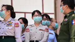 လွှတ်တော်ထဲ က တပ်မတော်သားကိုယ်စားလှယ်များ
