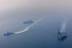 Imagens de navios no mar