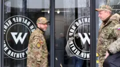 "Вагнер" ўн минглаб маҳбусларни Украинадаги урушга жалб қилгани хабар қилинган.