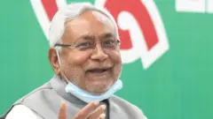 नितीश कुमार यांचा सत्तास्थापनेसाठी पुन्हा दावा, आठव्यांदा होणार मुख्यमंत्री