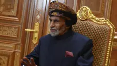تكهنات بشأن صحة السلطان قابوس بعد عودته من بلجيكا
