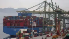 Navio no porto do Rio de Janeiro