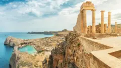 اليونان