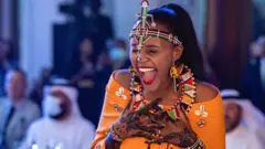 ኣንፃር ምኽንሻብ ትቃለስ ኬንያዊት ነርስ፡ ብልፅቲ ነርስ ዓለም ኮይና ኣኽሊል ደፊኣ