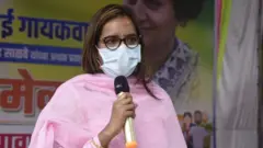 वर्षा गायकवाड