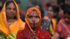 मुंबईतले 50% लोक हिंदी बोलतात का? आकडेवारी काय सांगते?