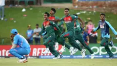 জেতার পর বাংলাদেশ ক্রিকেটারদের বিজয়োল্লাস