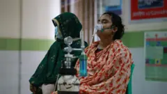 হাসাপাতালে ভর্তি হবার অপেক্ষায় একজন রোগী