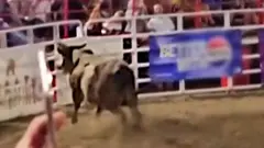 Bik uleteo u publiku na rodeu u Americi