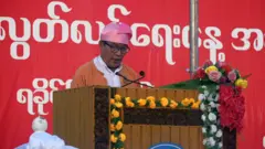 ရခိုင်ပြည်နယ်ဝန်ကြီးချုပ် ဦးညီပု