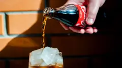 जेव्हा पाकिस्तानातून भारतात कोका-कोलाचं स्मगलिंग व्हायचं