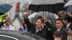 Bolsonaro chega a Osaka