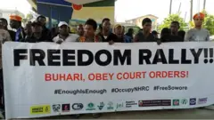 Awọn oluwọde pẹlu akọle loriṣiriṣi