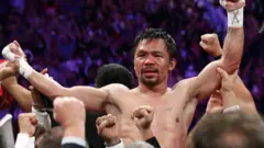 파퀴아오는 복싱 사상 처음으로 8체급을 석권한 살아있는 전설이다