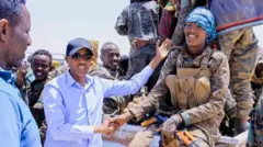የክልሉ ርዕሰ መስተዳደር ከልዩ ኃይሉ አባላት ጋር 