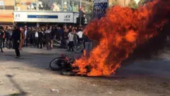 Iranian protesters in the city of Isfahen