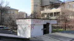 Туалет көйгөйү көчөдө эле эмес, ооруканаларда, мекемелерде дагы курч...