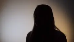 "والداي لا يسمحان لي بالحصول على لقاح كورونا ''