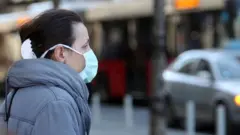 Žena s maskom