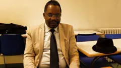 Guershon N'Duwa, le président de la Fédération des juifs noirs de France, rêve de devenir l'un des premiers rabbins noirs.