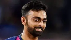 જયદેવ ઉનડકટની તસવીર