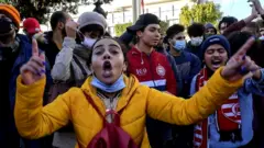 ट्यूनीशिया में बड़ी संख्या में युवा बेरोज़गार हैं.