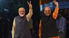 மோதி அரசு ஒதுக்குகிறதா?
