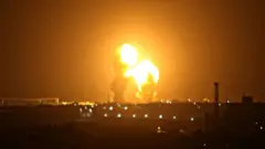 Fireball in Gaza after Israeli air strike (15/11/19)
