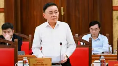 Bộ Chính trị, Ban Bí thư yêu cầu trước 15/12 bố trí 100% các chức danh chủ tịch UBND, chủ nhiệm ủy ban kiểm tra, chánh thanh tra tỉnh không phải là người địa phương